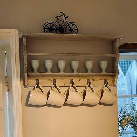 Angel Cottage, Boxgrove, Chichester - Relax And Unwind Exteriör bild