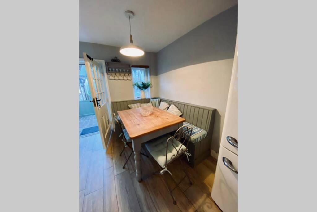 Angel Cottage, Boxgrove, Chichester - Relax And Unwind Exteriör bild